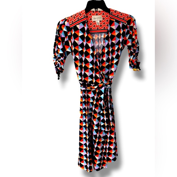 Donna Morgan Size 2 Colorful Geometric Wrap Dress EUC - Picture 1 of 6